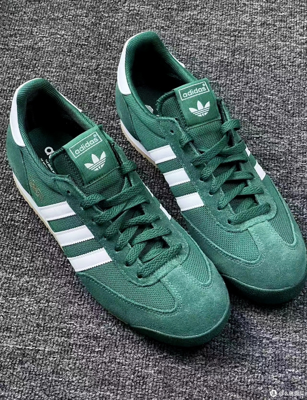 adidas originals R71 休闲鞋:复古与时尚的碰撞,带来舒适出行体验