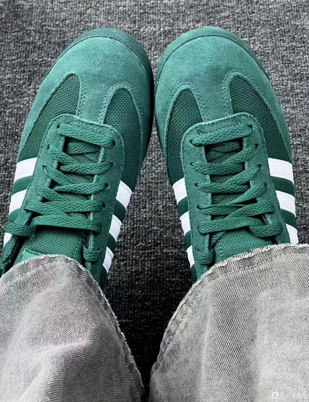 adidas originals R71 休闲鞋:复古与时尚的碰撞,带来舒适出行体验