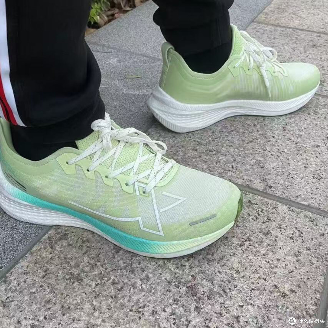 新手跑鞋怎么选?看这篇就够了!