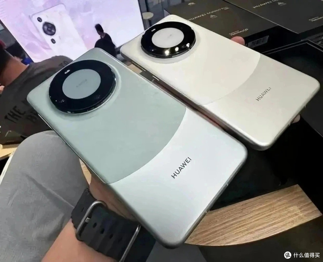 华为开启“清仓模式”，512GB下跌1581元，卫星通话+IP68防水