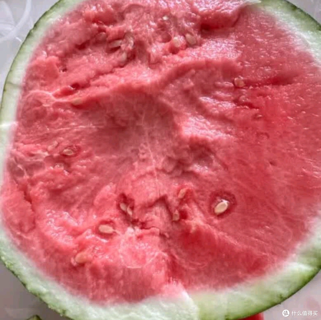 趣尝鲜山西有籽麒麟西瓜测评：夏日解暑神器，清甜多汁