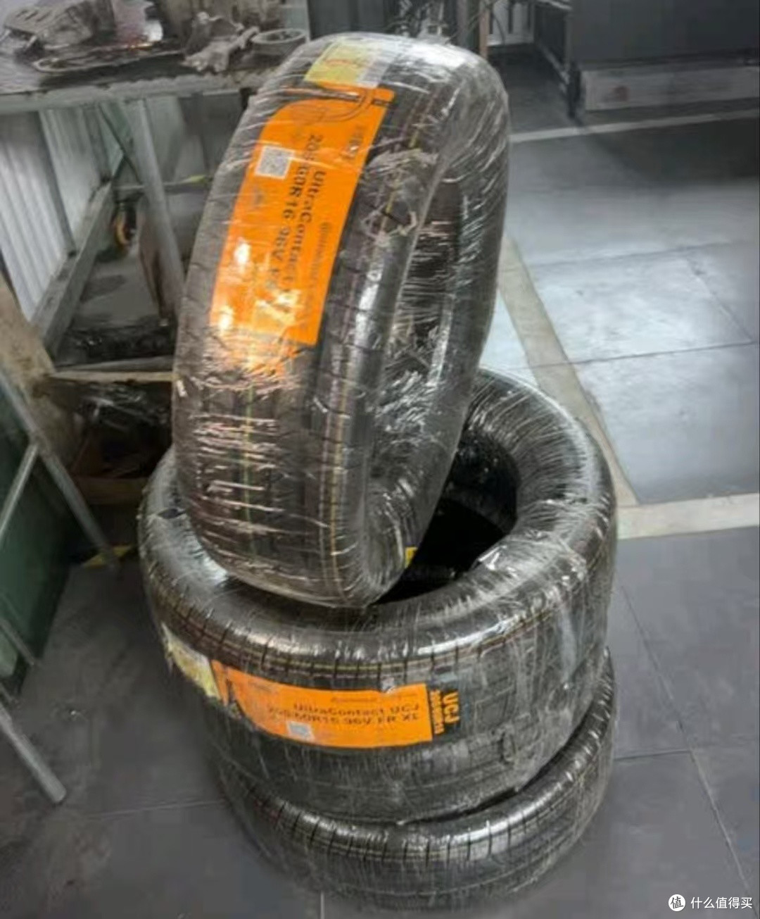 德国马牌（Continental）汽车轮胎 205/60R16 96V XL UCJ 
