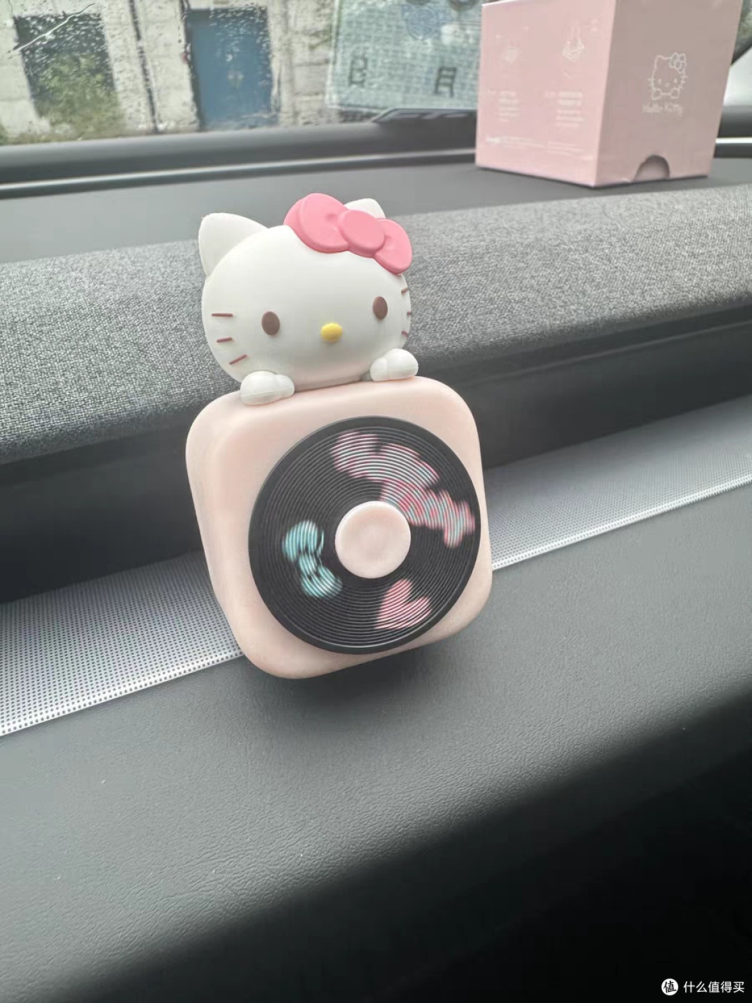萌趣出行必备！Hello Kitty小飞机车载香薰太治愈了！
