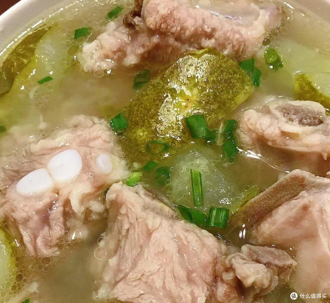 水果黄瓜的百变江湖!从凉拌到热汤,解锁一瓜多吃的夏日盛宴!
