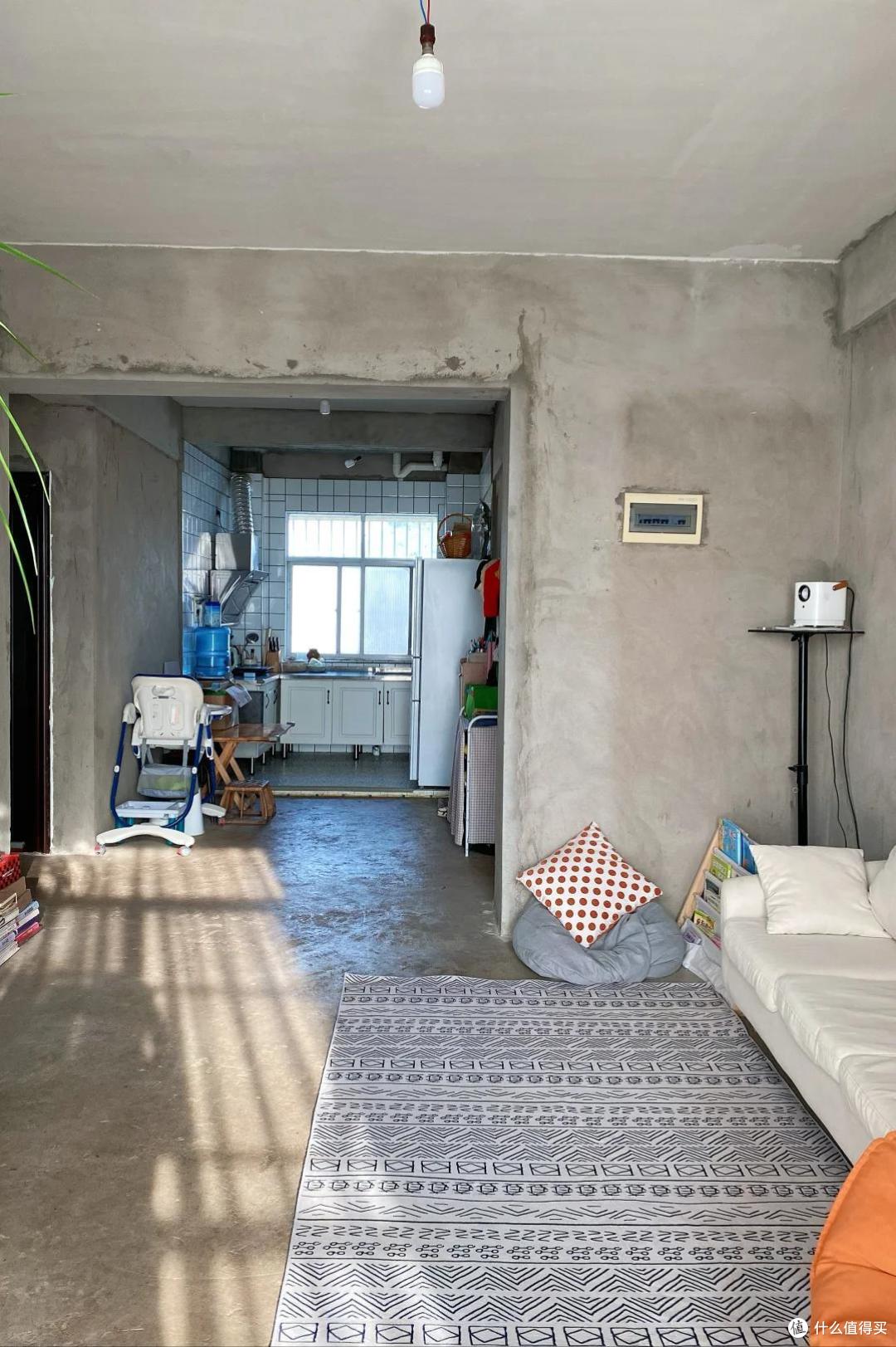 云南一家三口，因入住“毛坯房”而走红，花费仅1万，越看越高级