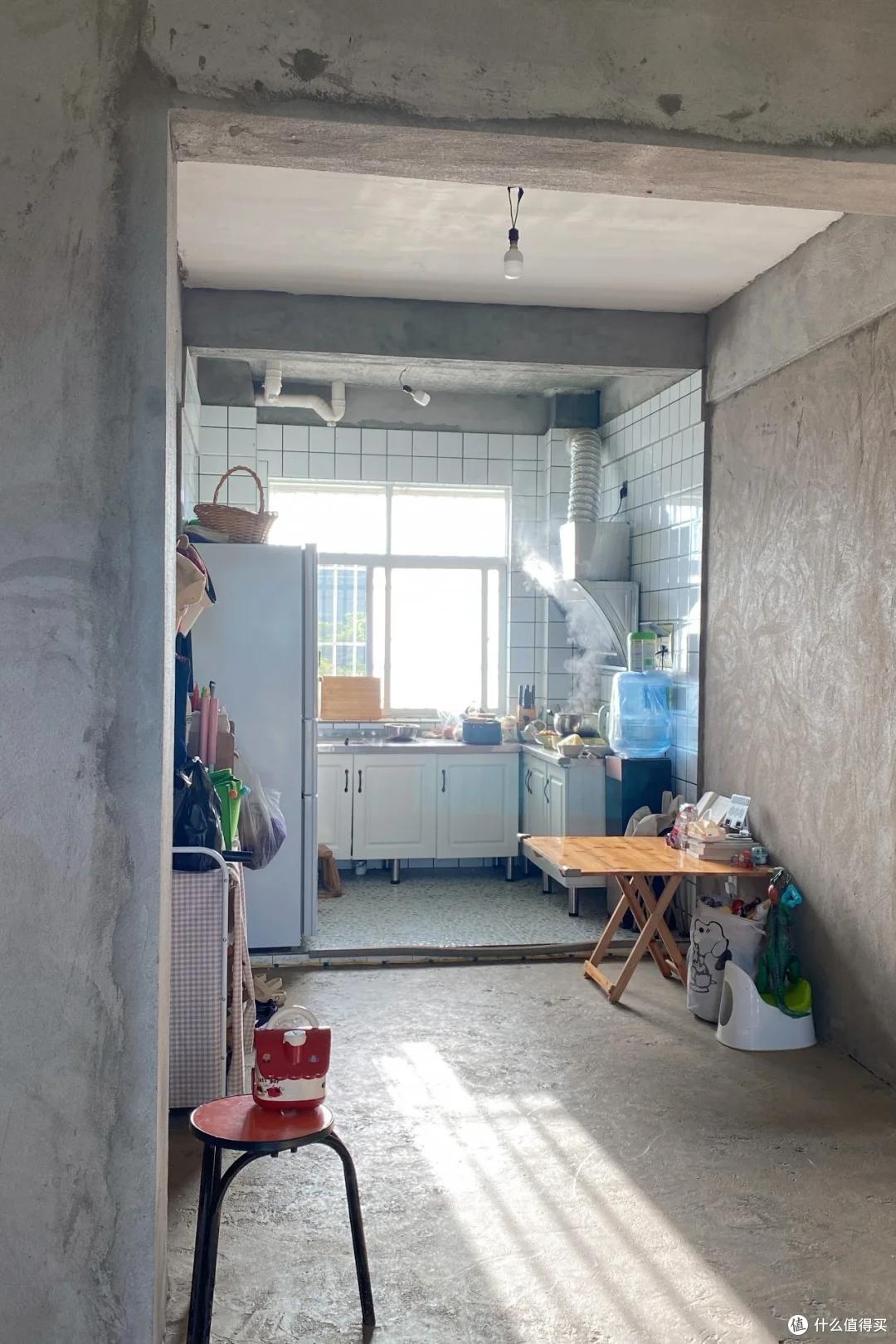 云南一家三口，因入住“毛坯房”而走红，花费仅1万，越看越高级