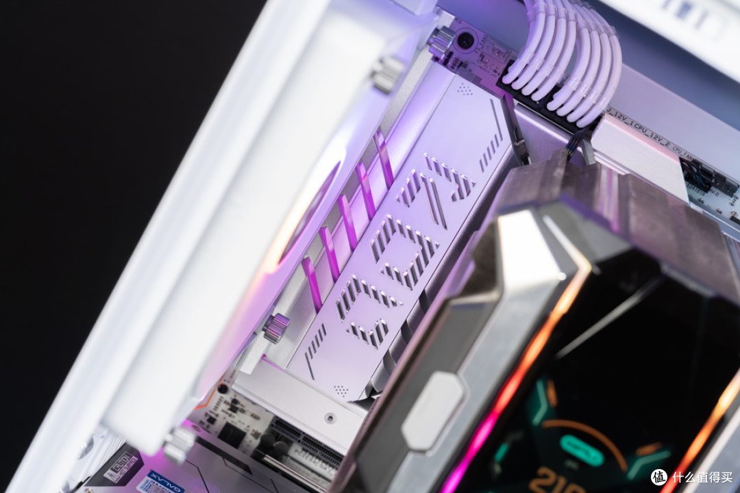 分形工艺Meshify3 XL+ROG Z890APEX+影驰4070Ti S金属大师装机