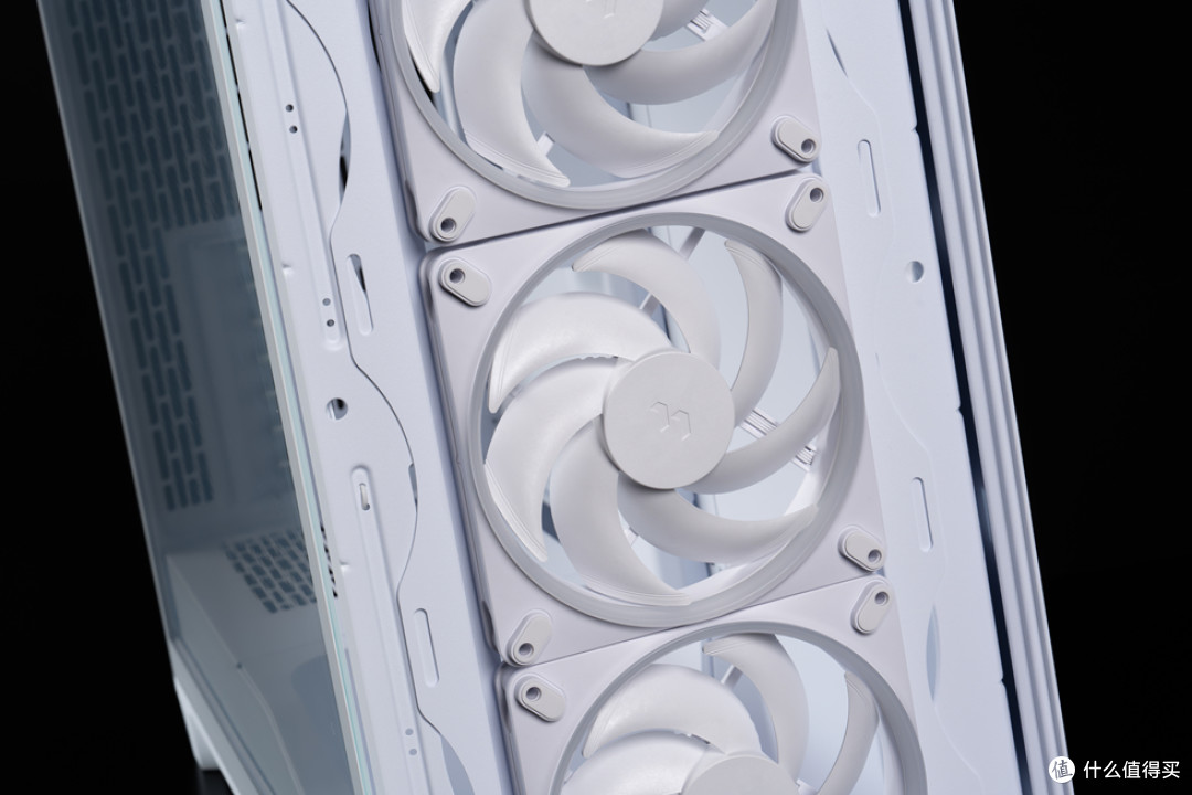 分形工艺Meshify3 XL+ROG Z890APEX+影驰4070Ti S金属大师装机
