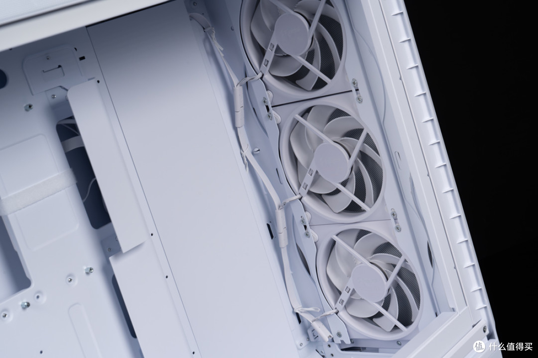 分形工艺Meshify3 XL+ROG Z890APEX+影驰4070Ti S金属大师装机