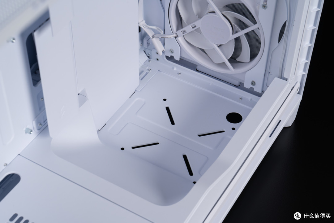 分形工艺Meshify3 XL+ROG Z890APEX+影驰4070Ti S金属大师装机