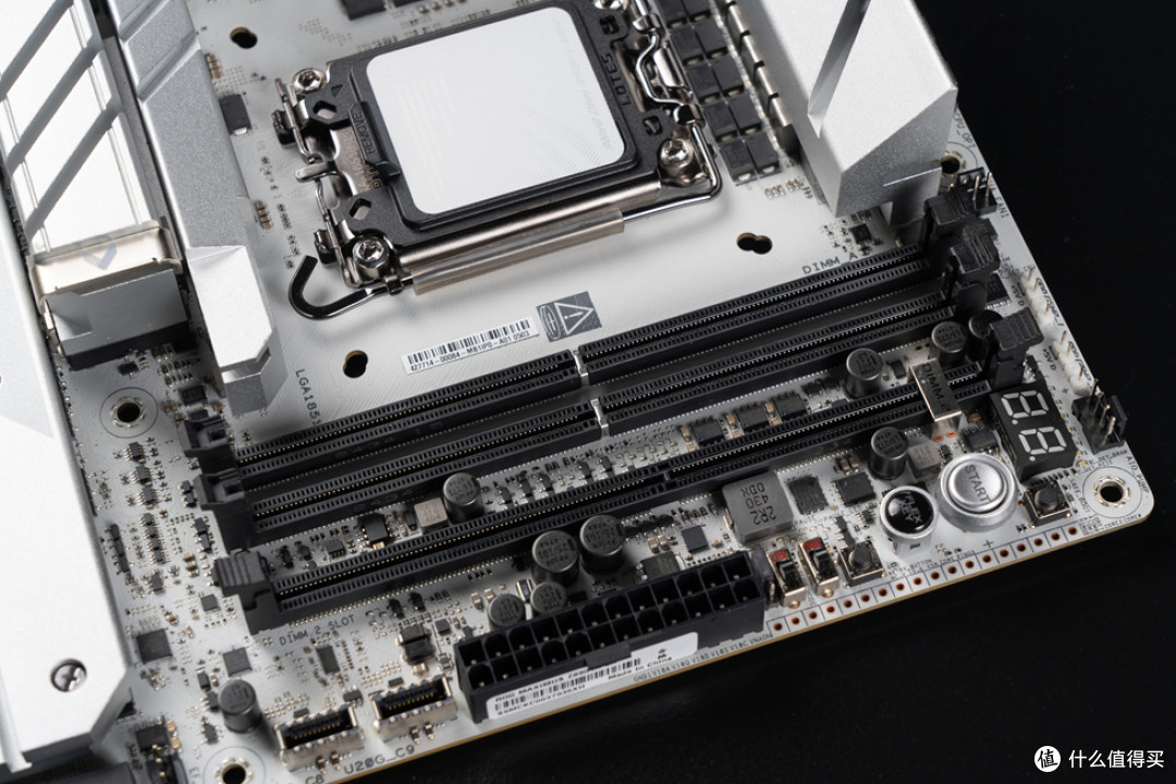 分形工艺Meshify3 XL+ROG Z890APEX+影驰4070Ti S金属大师装机