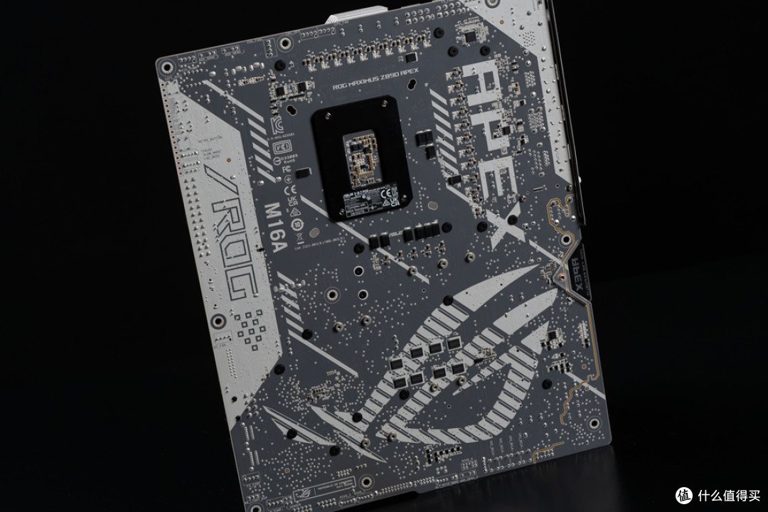 分形工艺Meshify3 XL+ROG Z890APEX+影驰4070Ti S金属大师装机