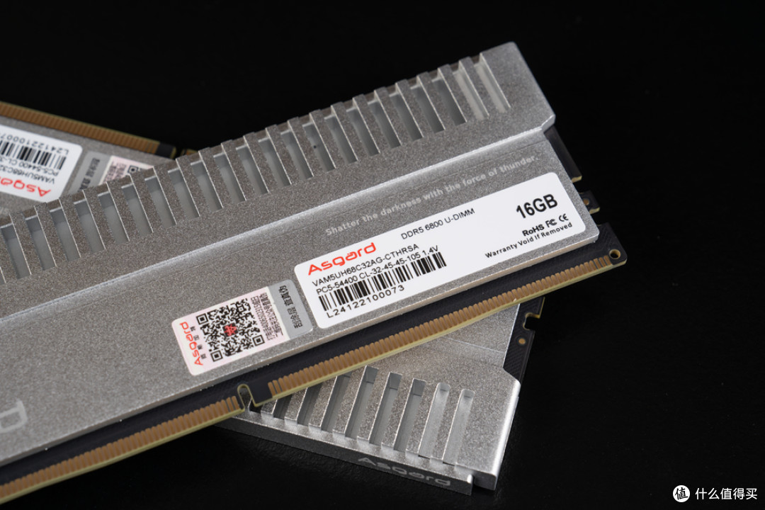 分形工艺Meshify3 XL+ROG Z890APEX+影驰4070Ti S金属大师装机