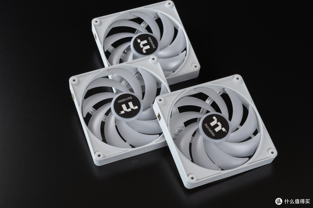 分形工艺Meshify3 XL+ROG Z890APEX+影驰4070Ti S金属大师装机