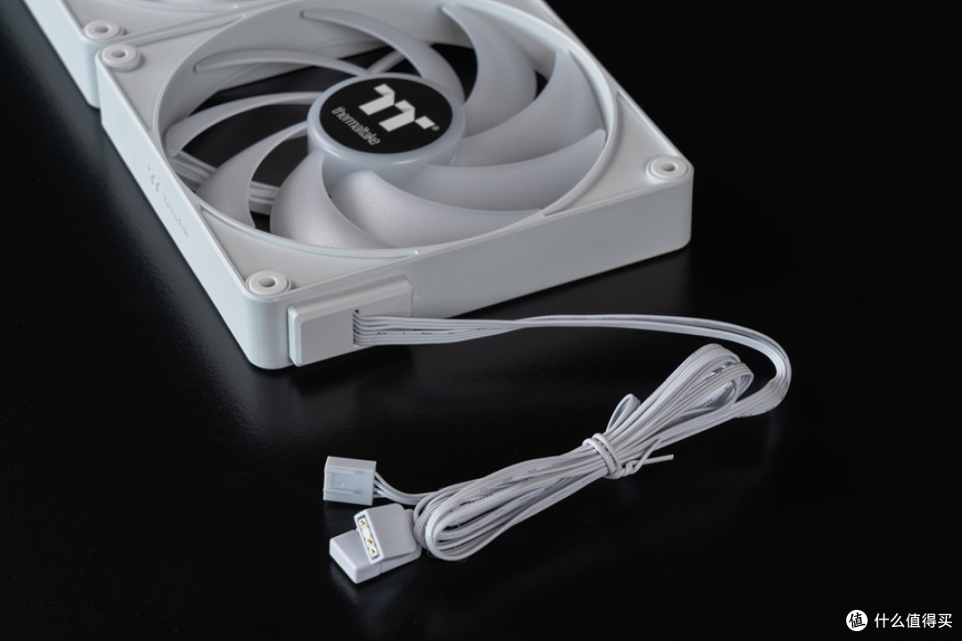 分形工艺Meshify3 XL+ROG Z890APEX+影驰4070Ti S金属大师装机