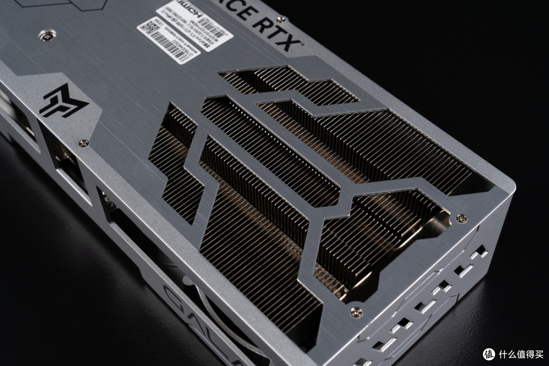 分形工艺Meshify3 XL+ROG Z890APEX+影驰4070Ti S金属大师装机