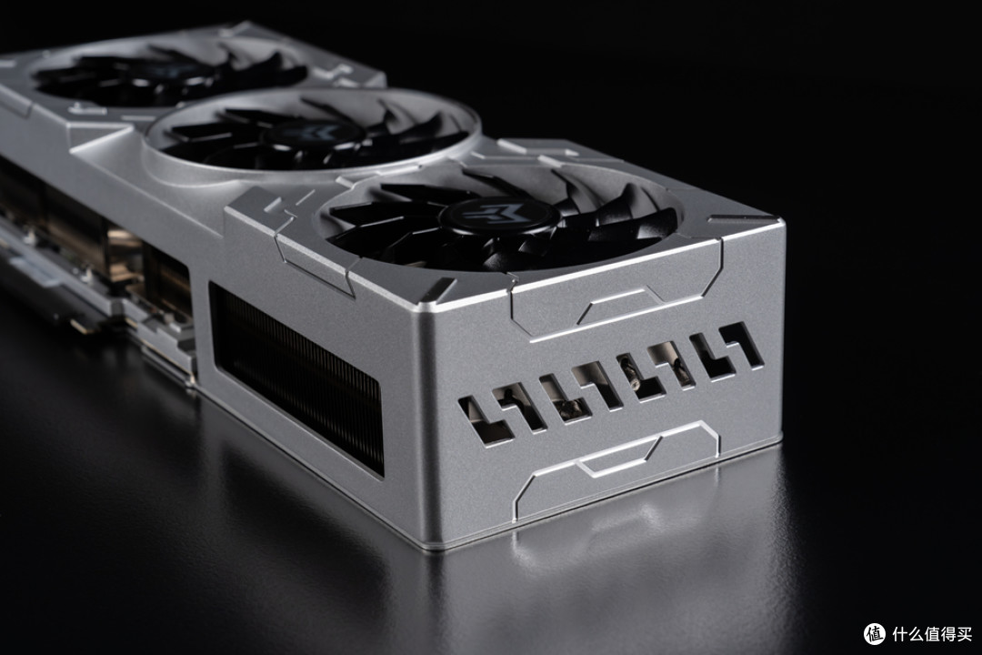 分形工艺Meshify3 XL+ROG Z890APEX+影驰4070Ti S金属大师装机