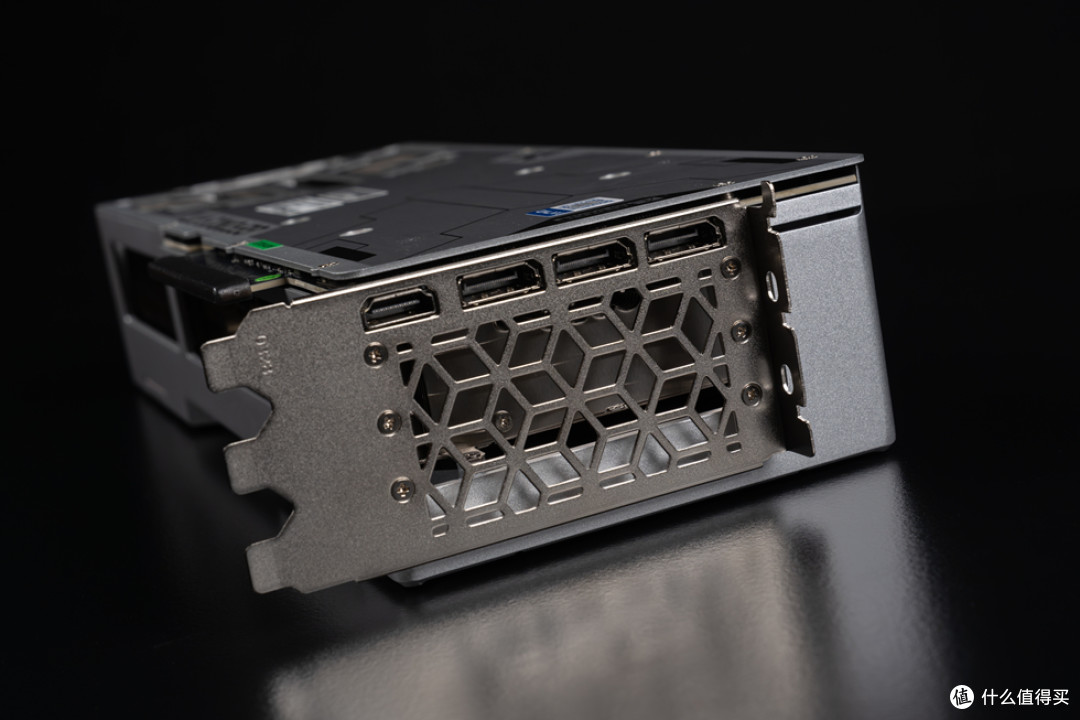 分形工艺Meshify3 XL+ROG Z890APEX+影驰4070Ti S金属大师装机
