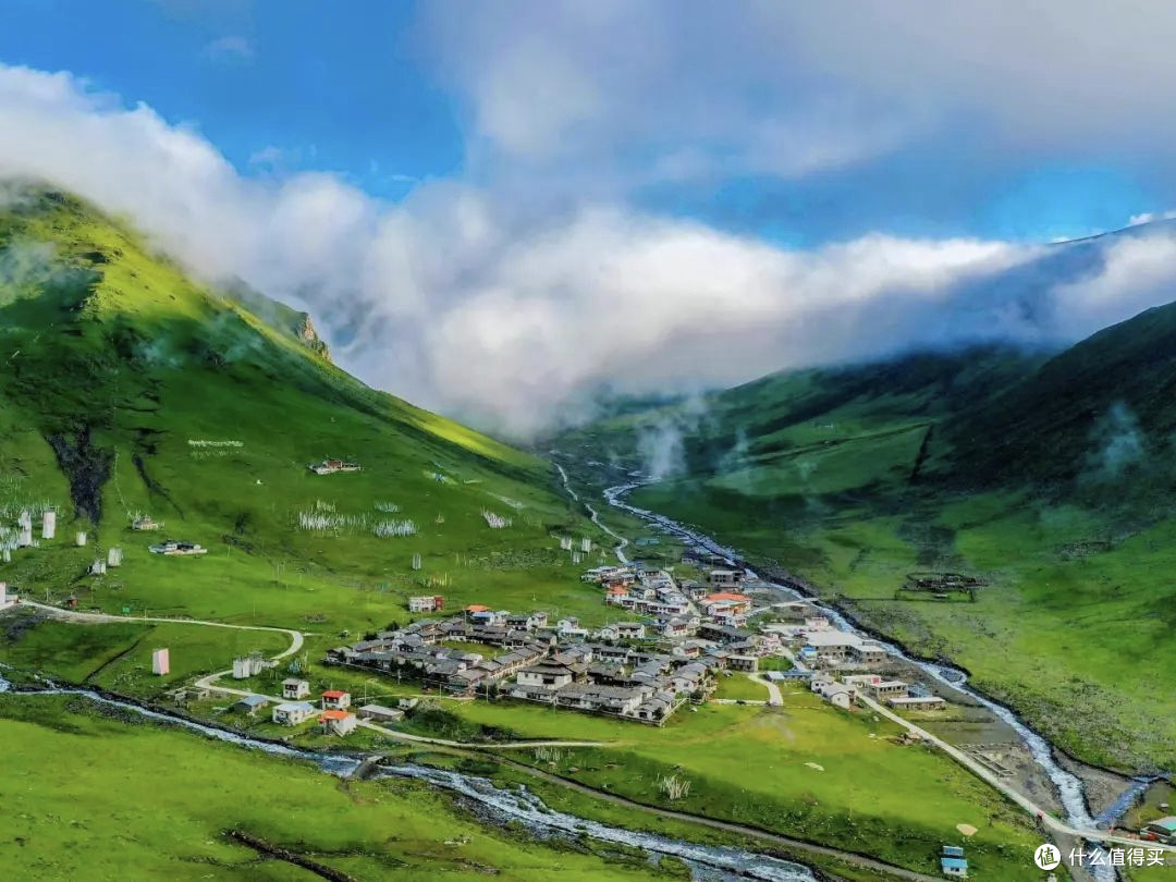 毕业旅行必冲!探秘四川莫斯卡村的童话秘境