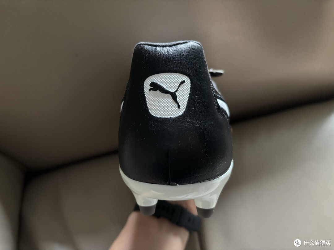 王者之履：马拉多纳与彪马足球鞋的传奇共生