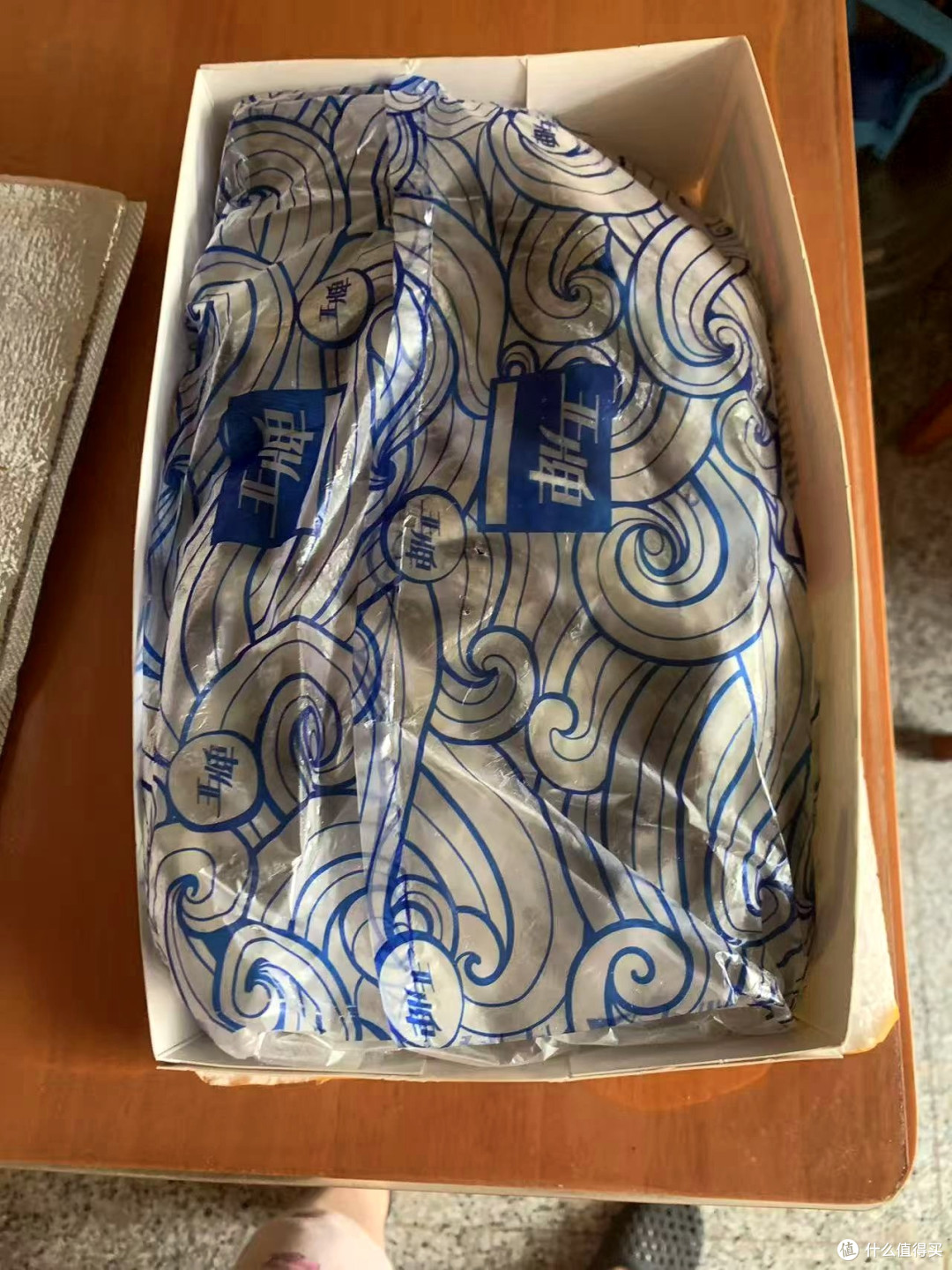 电商买的三斤净重的厄瓜多尔大虾,连包装超过了三斤,很满意。
