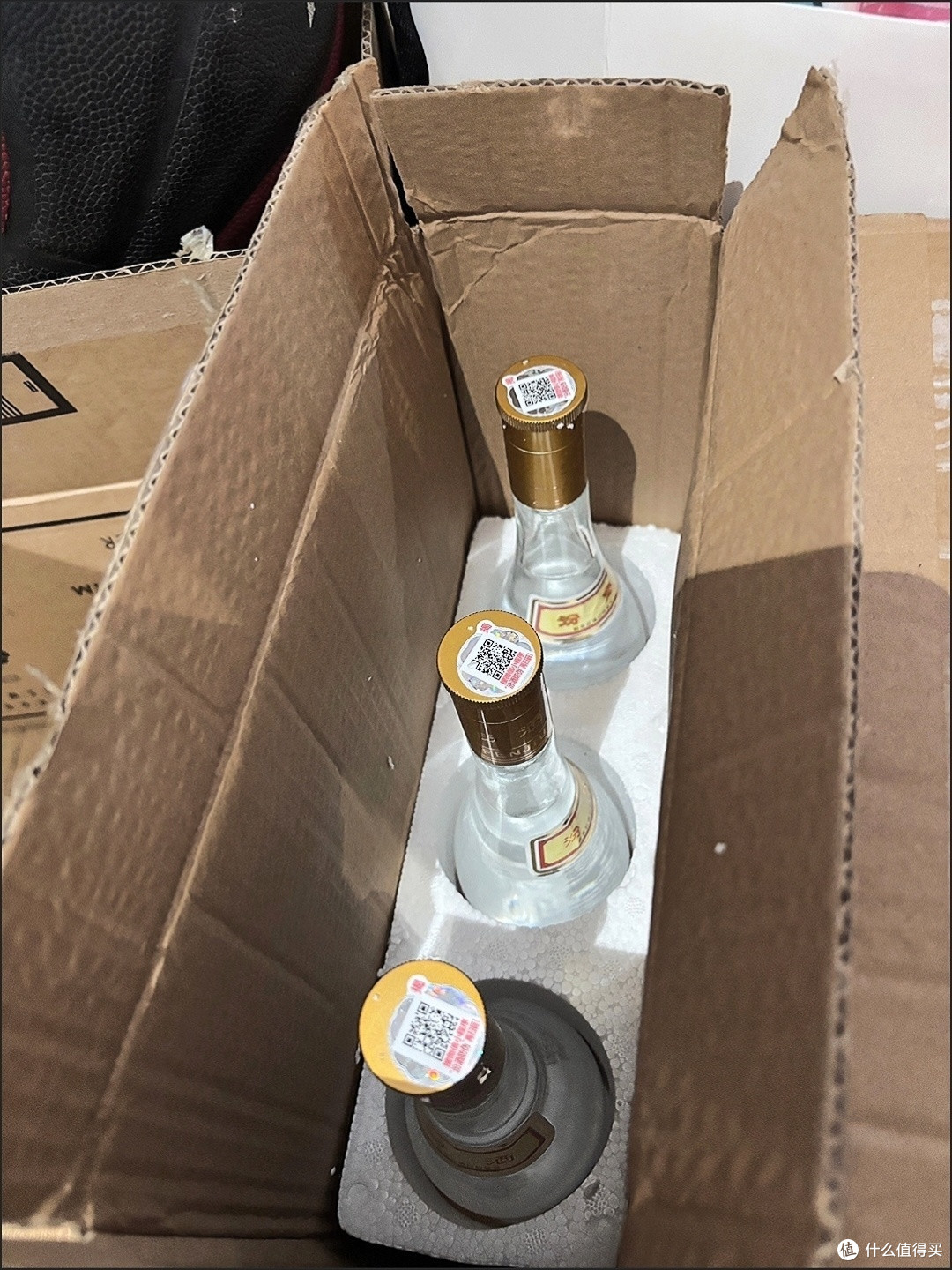 黄盖玻汾在值得买出现的频率真高,我忍不住也买了三瓶回来尝尝。