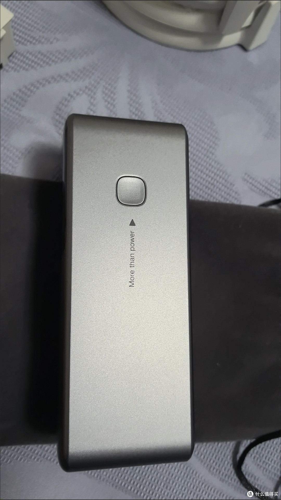 绿联能量湃Pro 130W充电宝：充电界的“全能战神”