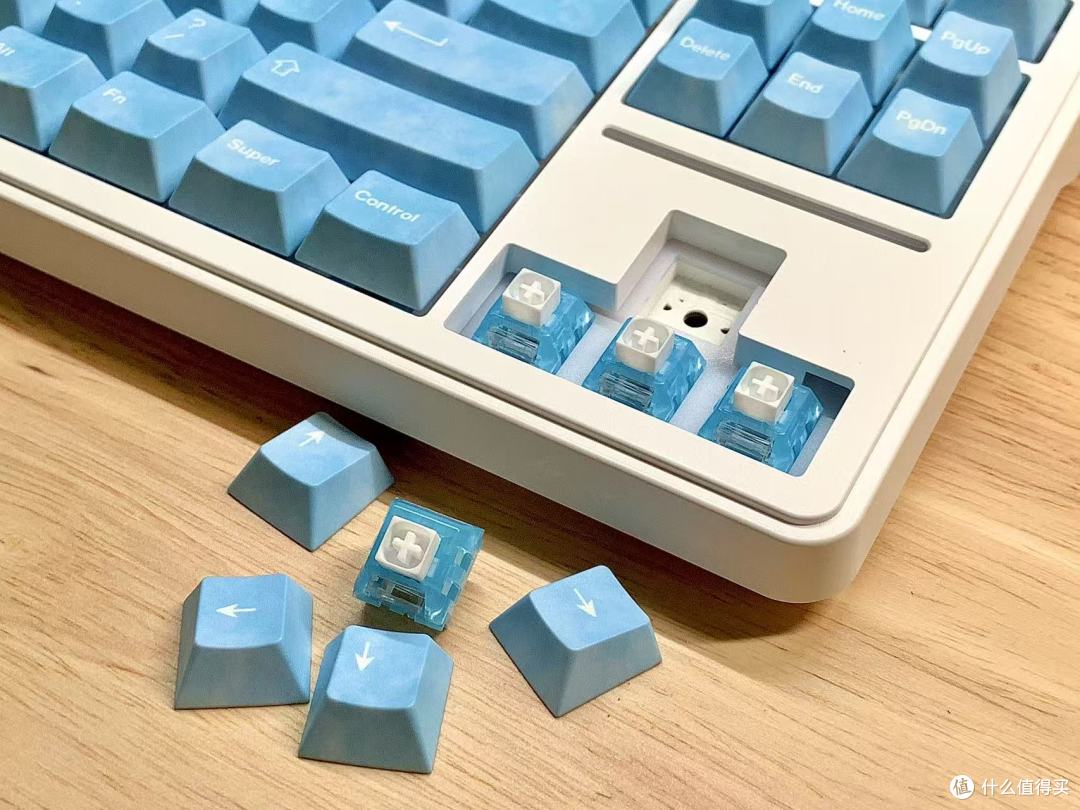 ATK A87 Pro极地雪:Gasket结构+极地狐轴,200元档全能机械键盘