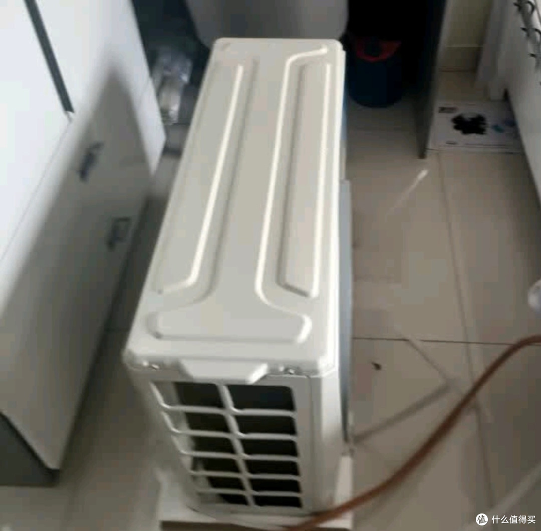 美的酷省电空调：夏日卧室里的节能清凉担当