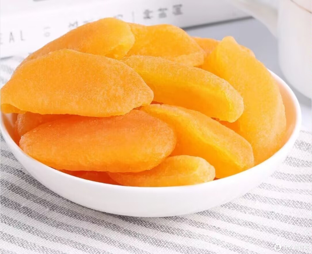百草味黄桃干:办公室的甜蜜桃香宝藏