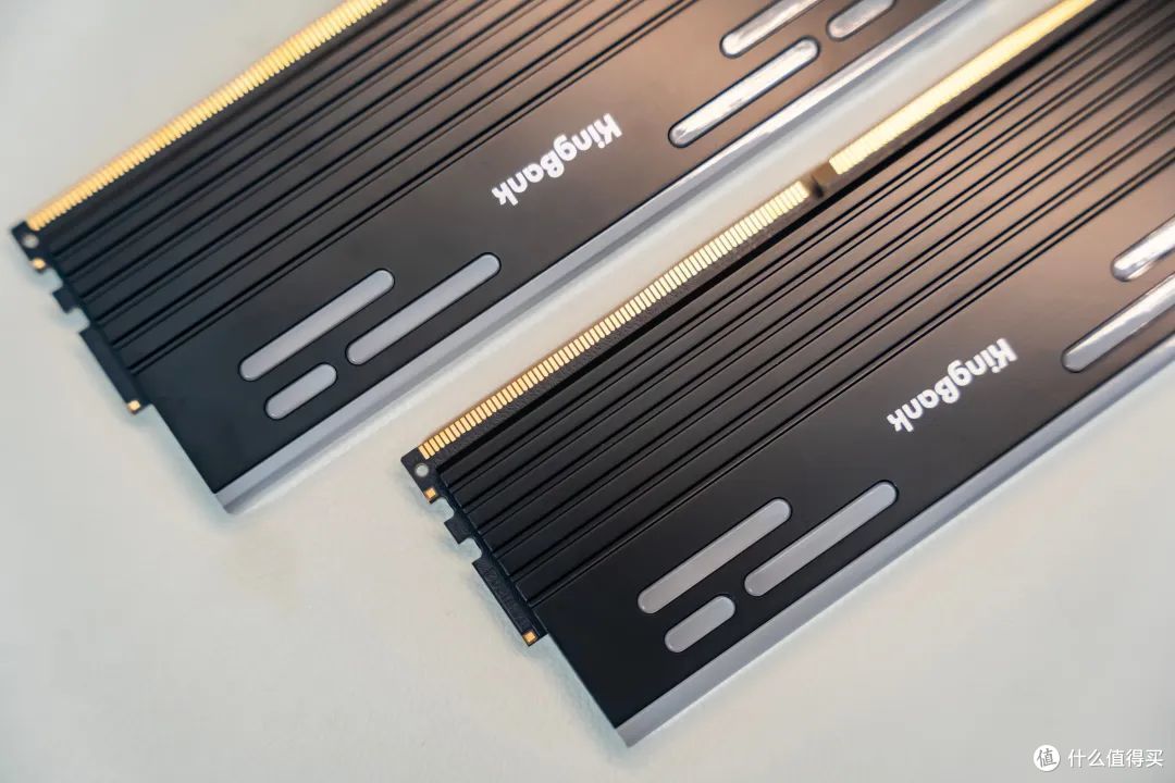 AMD平台装机新宠？金百达星刃6000 C28 48GB套装实测