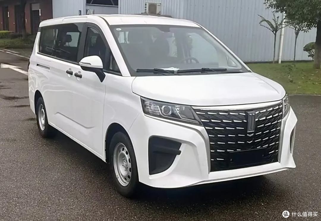 剧组拉人专用车领途M8：7.28万起售的中大型MPV，长超5米2+侧滑门