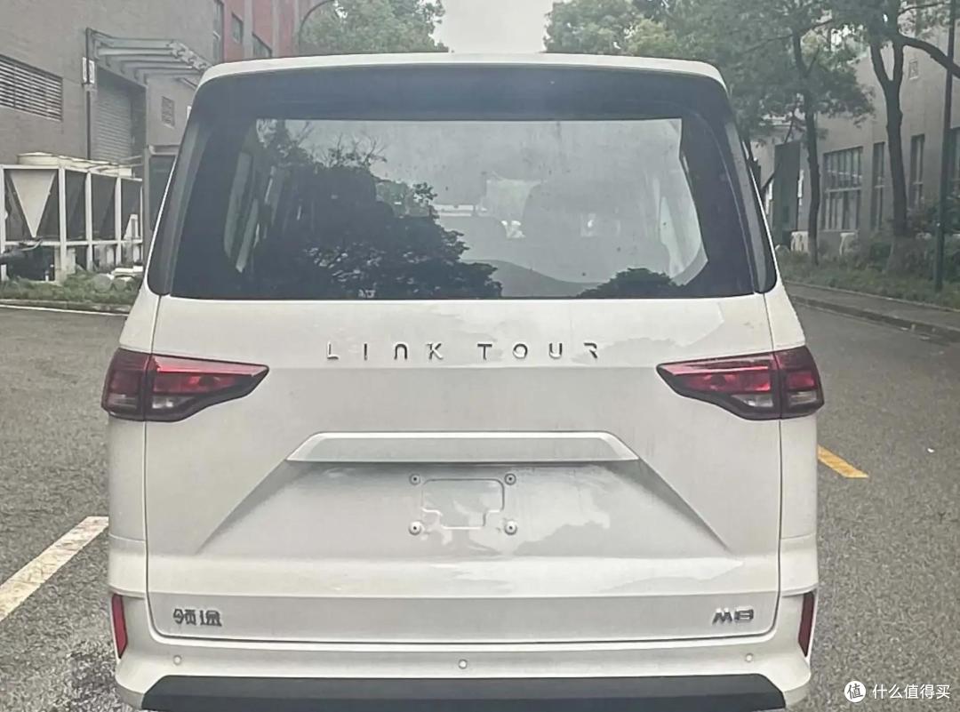 剧组拉人专用车领途M8：7.28万起售的中大型MPV，长超5米2+侧滑门