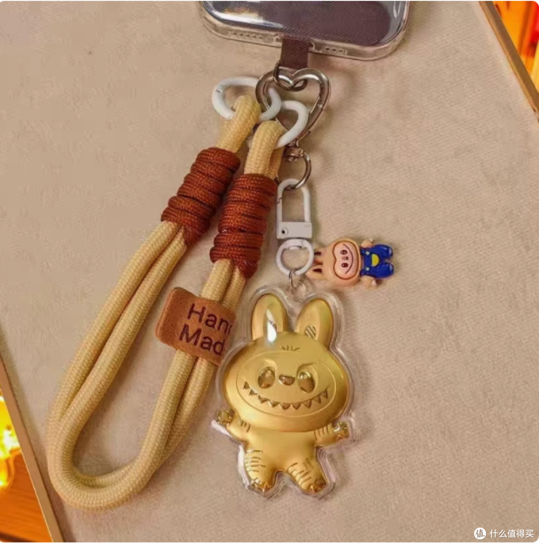 香港黄金 Labubu 拉布布挂件：萌趣与奢华的完美融合_车用功能用品_什么值得买