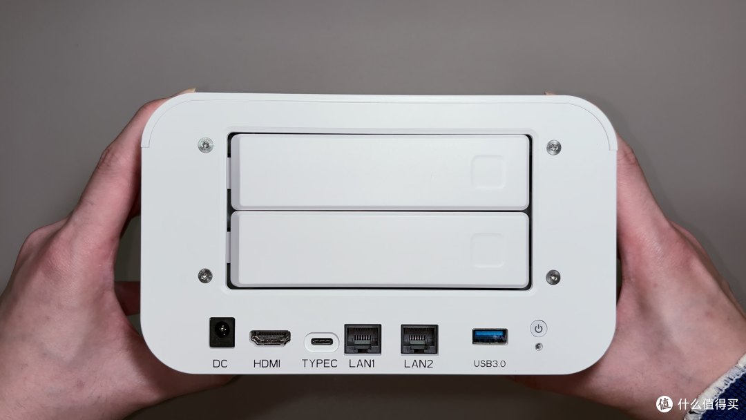 1399 元双盘位 NAS 值吗?拾光坞 G2 上手开箱实测!