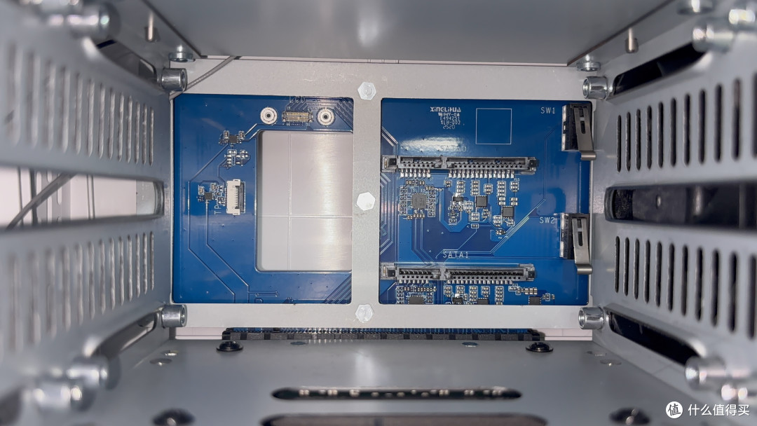 1399 元双盘位 NAS 值吗?拾光坞 G2 上手开箱实测!