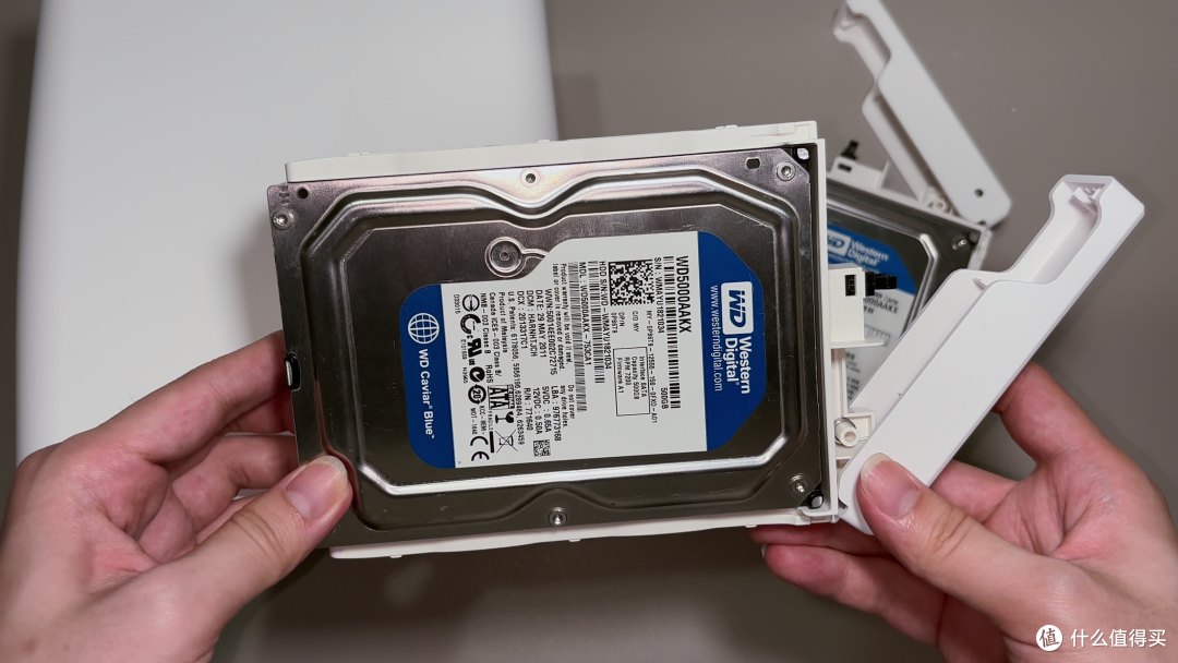 1399 元双盘位 NAS 值吗?拾光坞 G2 上手开箱实测!