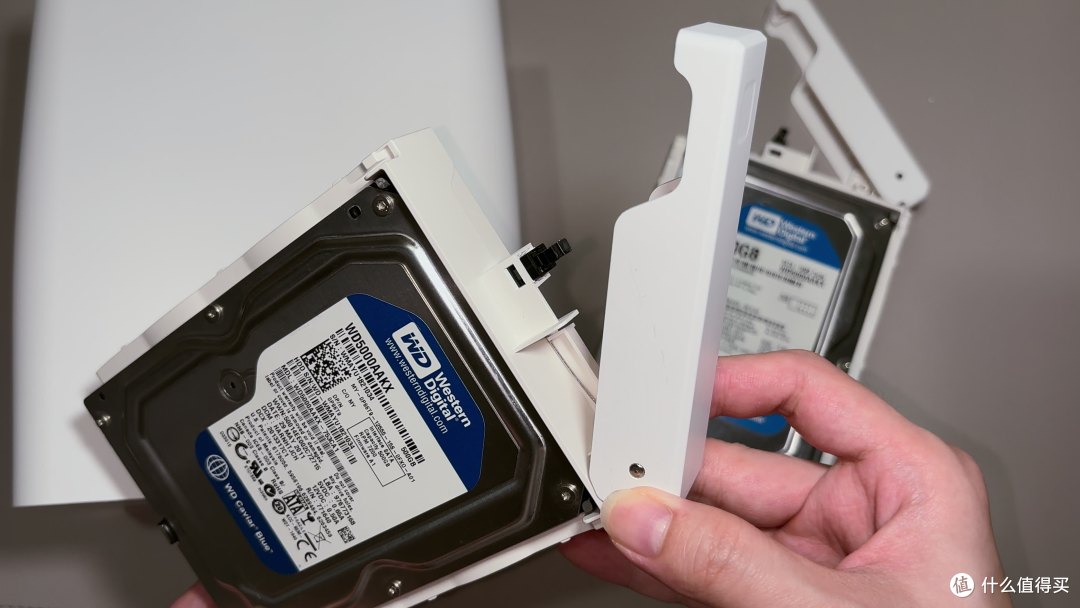 1399 元双盘位 NAS 值吗?拾光坞 G2 上手开箱实测!