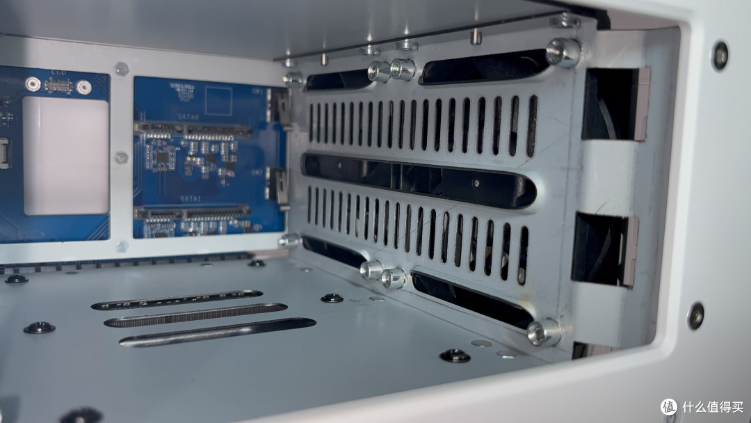 1399 元双盘位 NAS 值吗?拾光坞 G2 上手开箱实测!