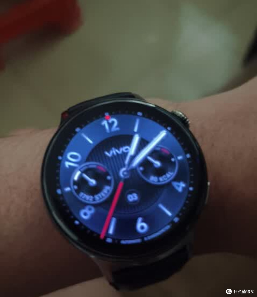 精钢表身vivoWATCH 5支持跨系统兼容