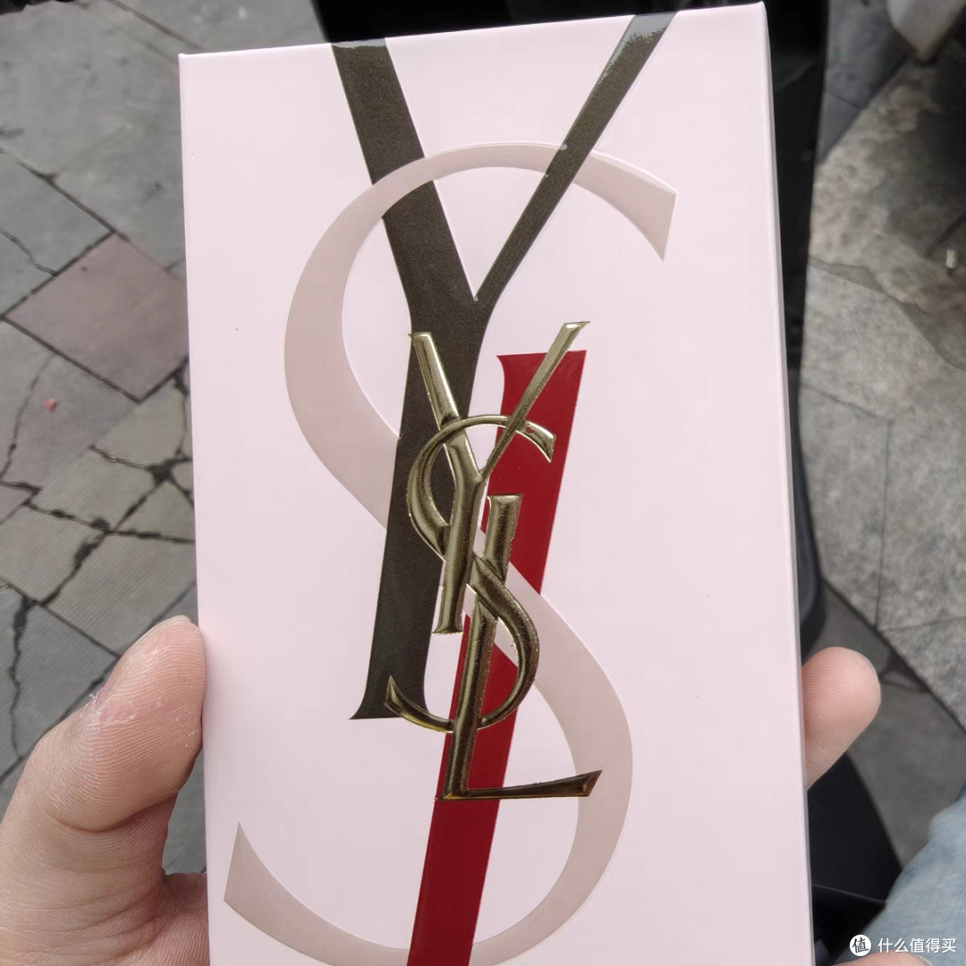 YSL圣罗兰黑管唇釉 镜面口红美丽动人