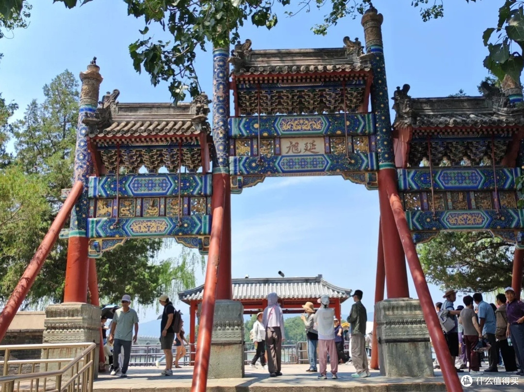 颐和园的千年风华与现代魅力：一次穿越时空的旅行