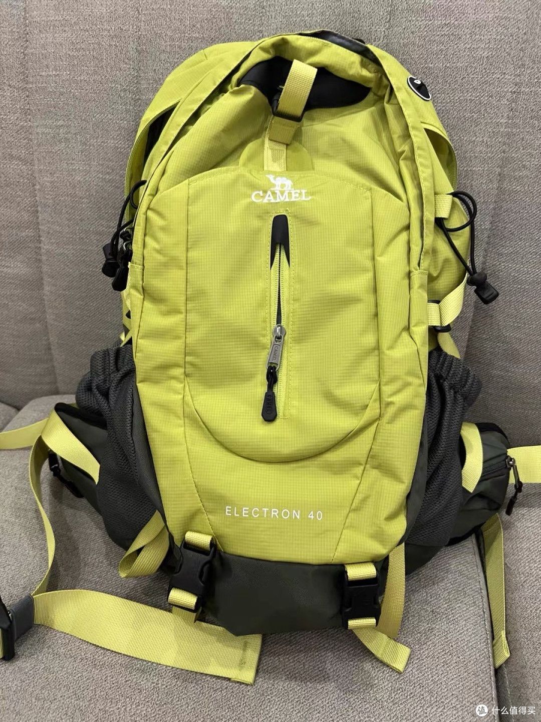 骆驼户外轻便登山包女旅行徒步爬山装备背包男大容量旅游双肩包