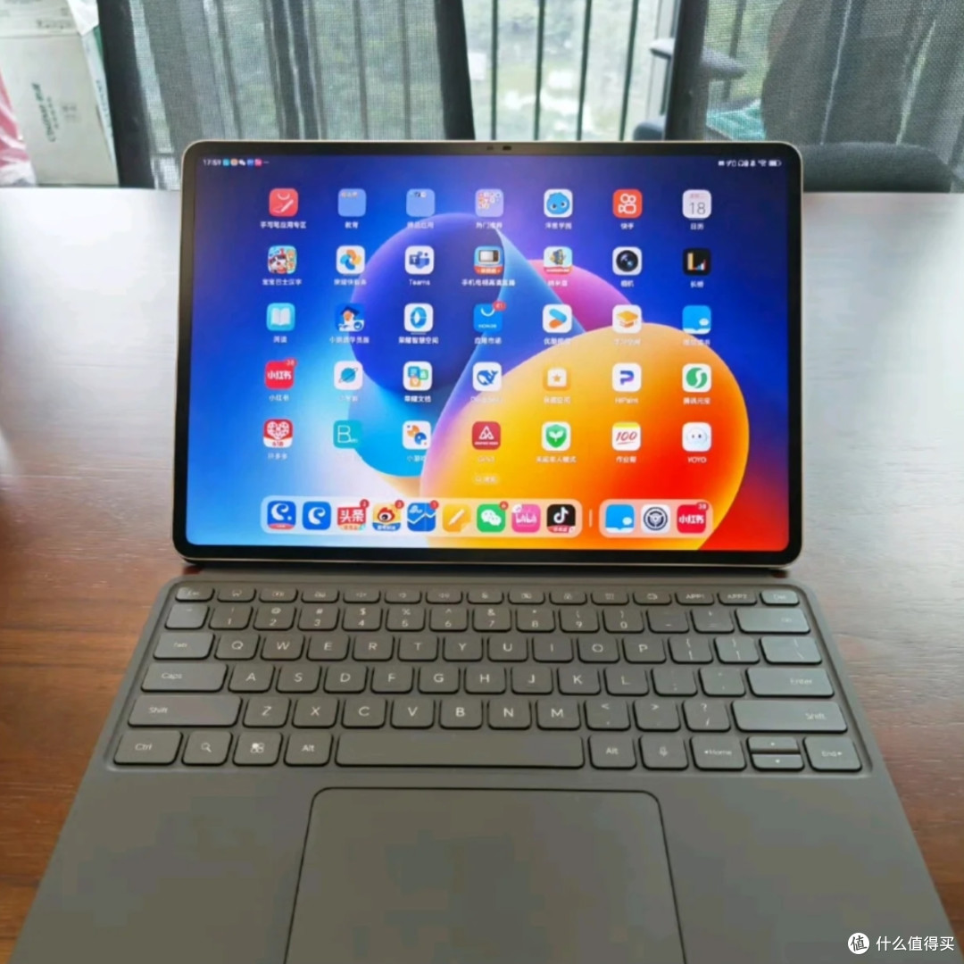 荣耀 MagicPad 3 + 智能键盘:重新定义大屏平板的实用体验