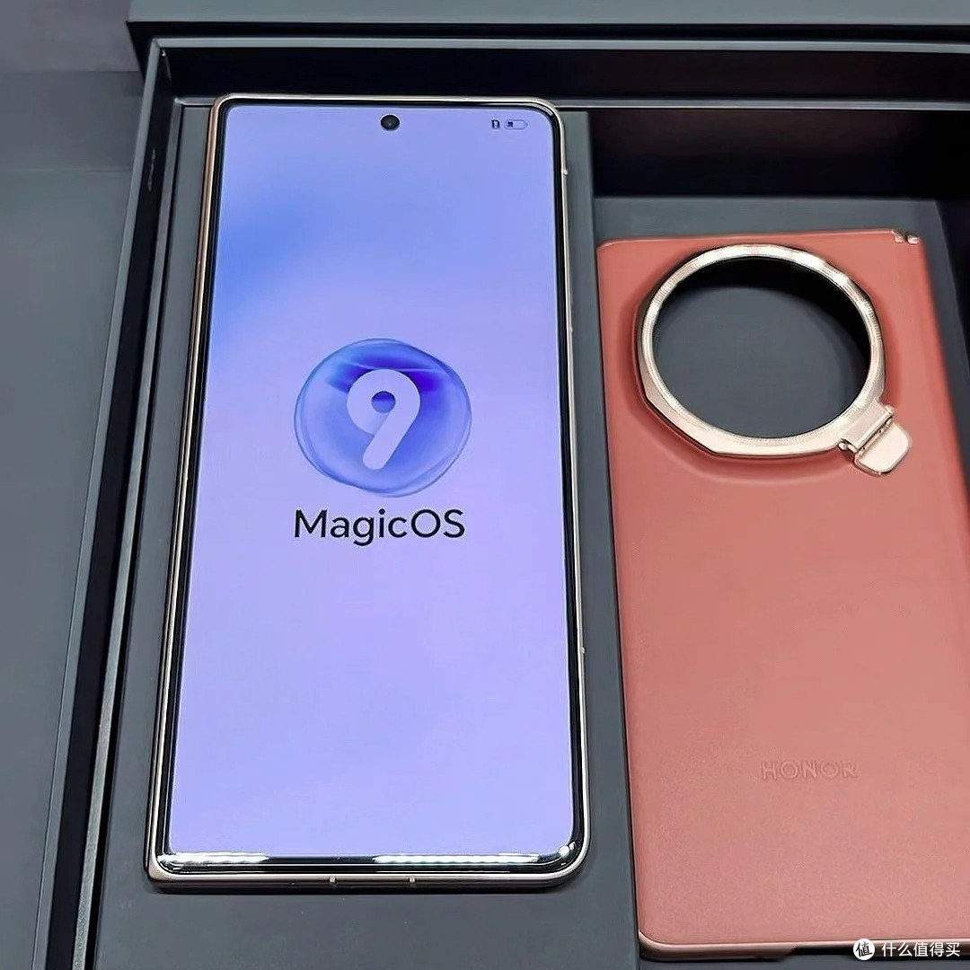 荣耀Magic V5,真机曝光