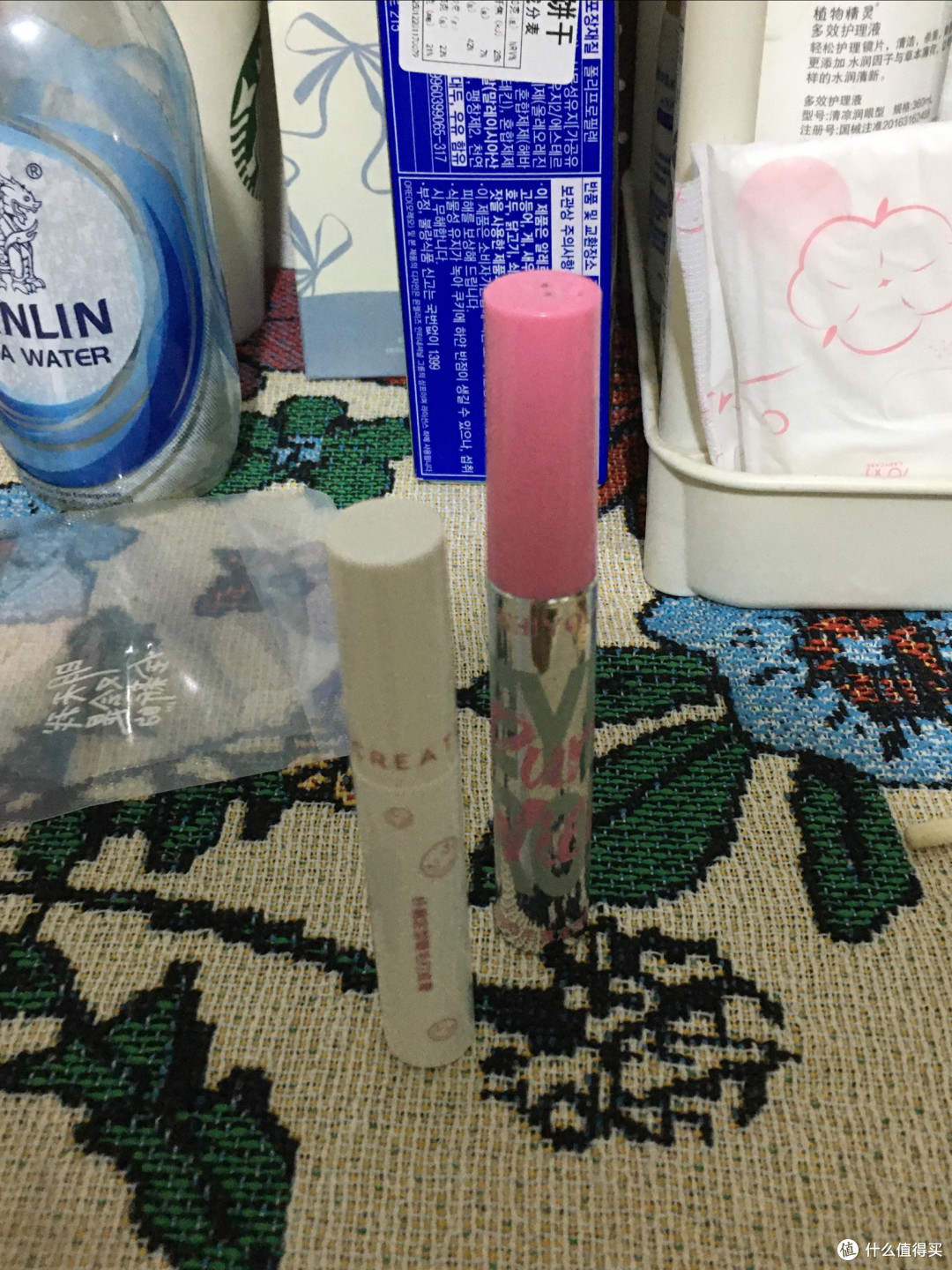 超级喜欢的两化妆品一个睫毛膏一个染眉膏