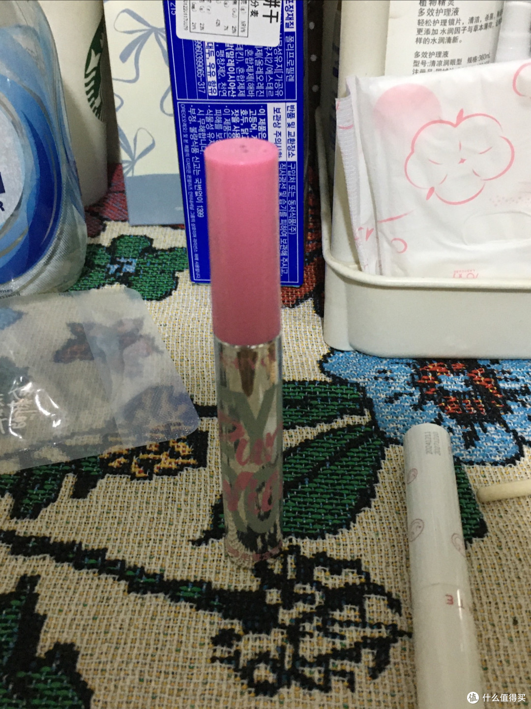 超级喜欢的两化妆品一个睫毛膏一个染眉膏