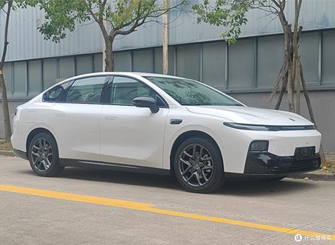 这是要把老头乐赶出市场?零跑B01新车曝光,100kW瞄准入门市场
