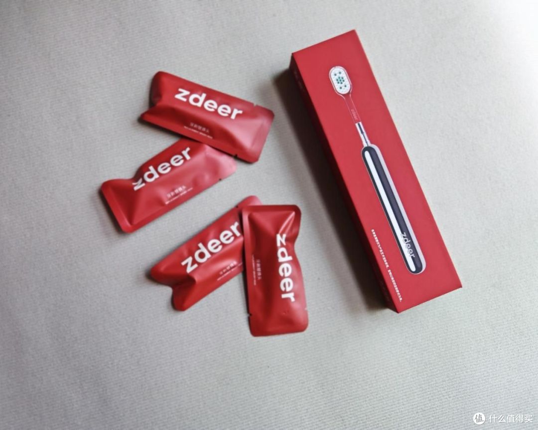 口腔护理的艺术品—左点轻奢牙刷实测：值不值得为设计买单？