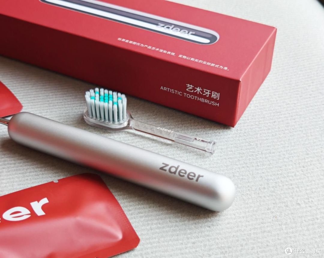 口腔护理的艺术品—左点轻奢牙刷实测：值不值得为设计买单？